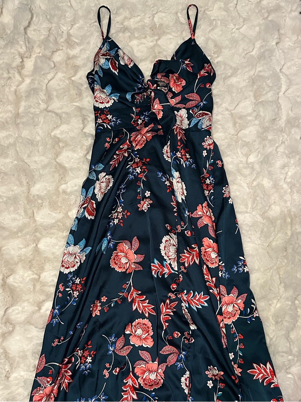 Elegant Maxi Floral Dress in Super Dark Green - Picture 2 of 4
